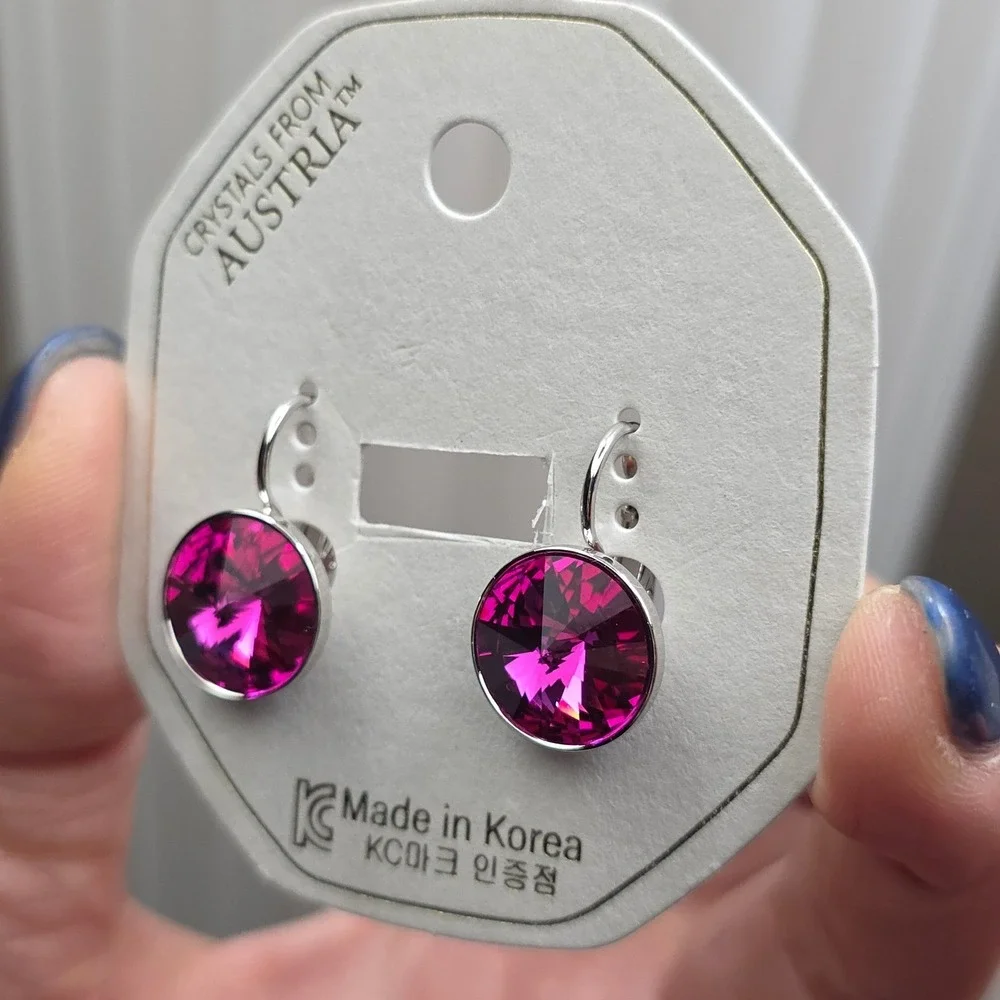 NWT FuchsiaPink Swarovski Elements 13mm Leverback Earrings PlatinumPlatedㅇ Shiny